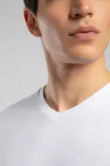 252 LCM 242004 BEYAZ JONAT ERKEK V YAKA T-SHIRT