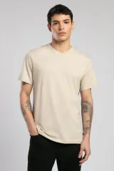 252 LCM 242004 BEJ JONAT ERKEK V YAKA T-SHIRT