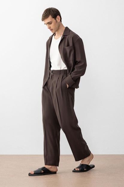 A25Y2799 KAHVE MODAL KUMAŞ RELAX FİT KEMERLİ ERKEK PANTOLON